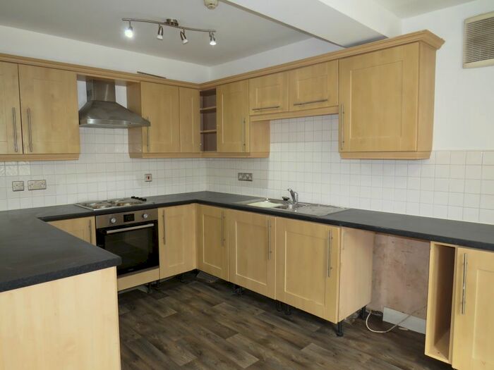 2 Bedroom Flat To Rent In Prescott Street, Halifax, HX1