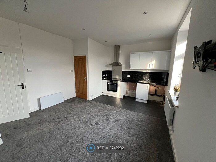 Studio To Rent In Grape Street, Bradford, BD15