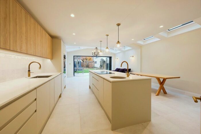 5 Bedroom Terraced House To Rent In Fernlea Road, London, SW12