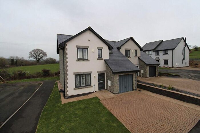 3 Bedroom Detached House For Sale In Hoggan Park, Brecon, LD3