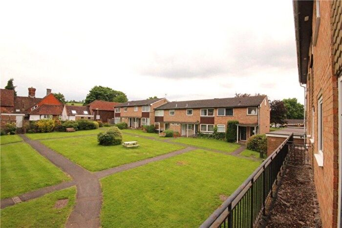 3 Bedroom Flat To Rent In Wilderness Road, Guildford, GU2