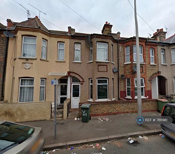 5 Bedroom Terraced House To Rent In Bingley Road, London, E16