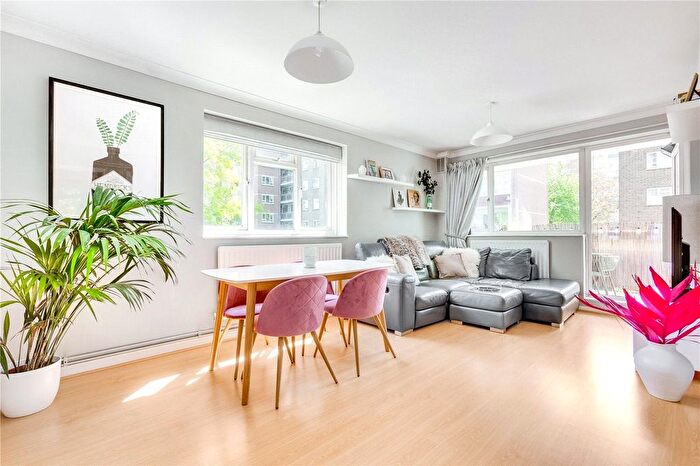 3 Bedroom Flat To Rent In Lodsworth House, Dagnall Street, SW11