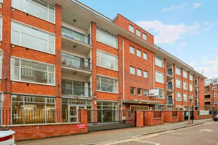 2 Bedroom Apartment To Rent In Grove House, London Fields London, E9
