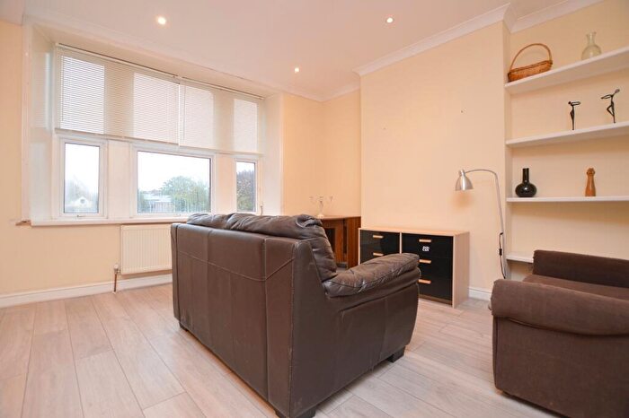 3 Bedroom Flat To Rent In Peckham Rye London, SE15