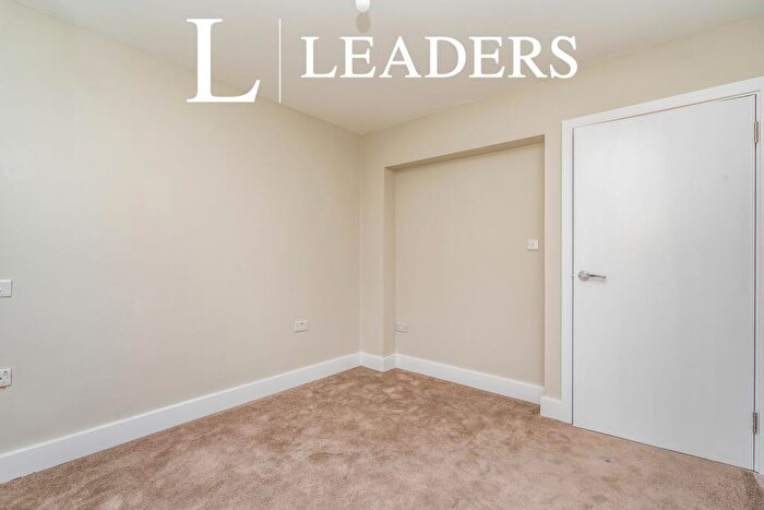 1 Bedroom Apartment To Rent In Compass Point, Southampton, SO16