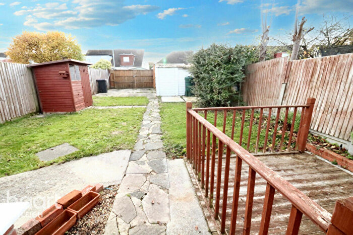 2 Bedroom Semi-Detached Bungalow For Sale In Grove Hill, Leigh-On-Sea, SS9