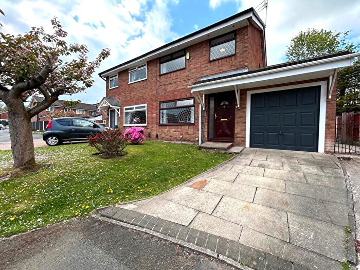 3 Bedroom Semi-Detached House To Rent In Tetbury Drive, Bolton, BL2