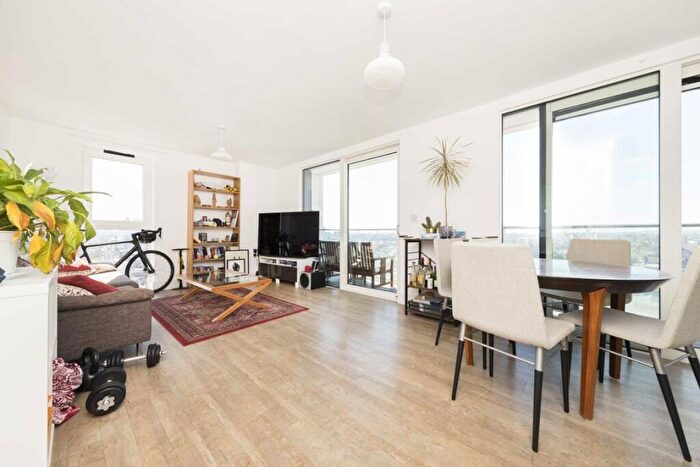 2 Bedroom Flat To Rent In Dalston Square, Dalston, E8