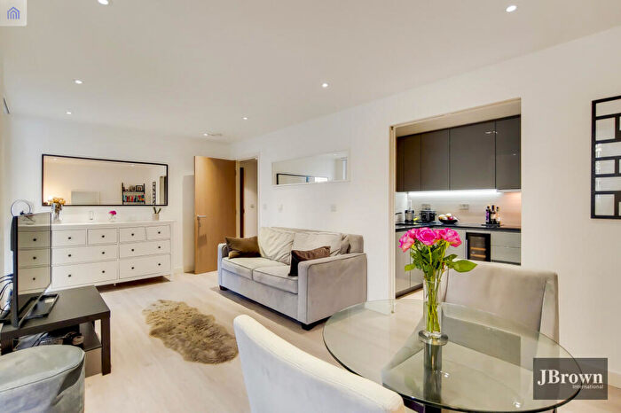 1 Bedroom Apartment To Rent In Rivulet Apartments, Devan Grove, London, N4