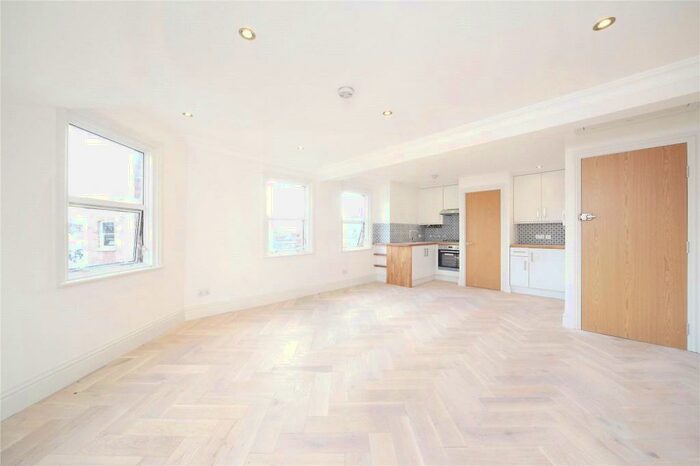 Studio To Rent In St John's Road, Battersea, London, SW11