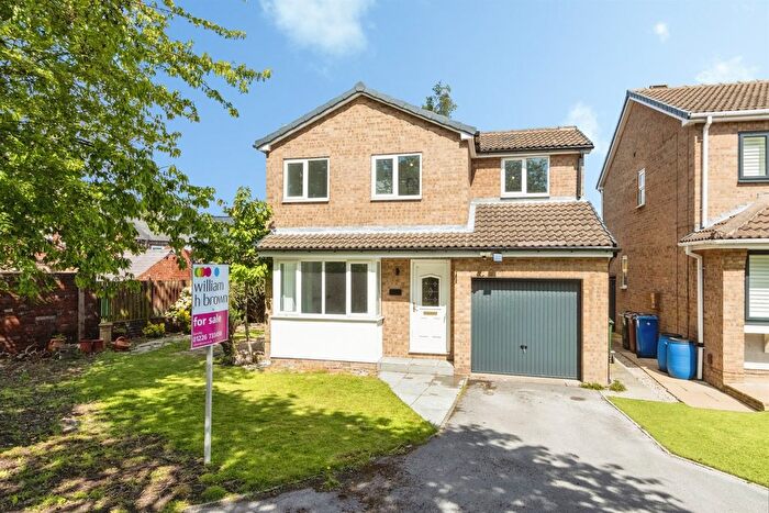 4 Bedroom Detached House For Sale In Oakworth Close, Barnsley, S75