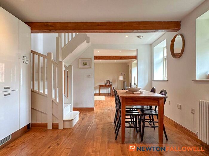 2 Bedroom Barn Conversion For Sale In Willoughby Court, Norwell, NG23