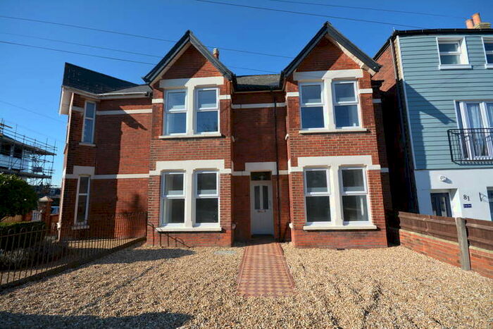 4 Bedroom Semi-Detached House To Rent In Mill Hill Road, Cowes, PO31