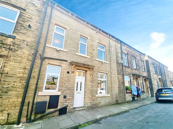3 Bedroom Terraced House To Rent In Buck Street, Denholme, Bradford, West Yorkshire, BD13
