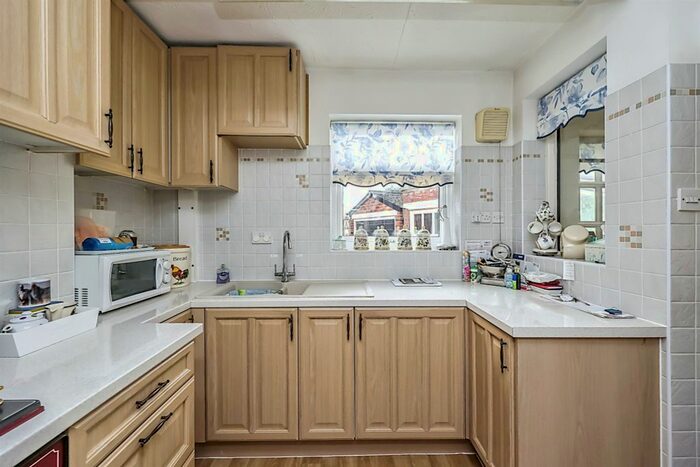 3 Bedroom Semi-Detached House For Sale In Stancliffe Avenue, Bulwell, Nottingham, NG6