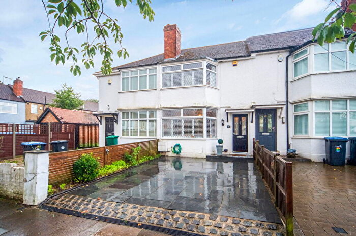 3 Bedroom Terraced House For Sale In Severn Drive, Enfield, EN1