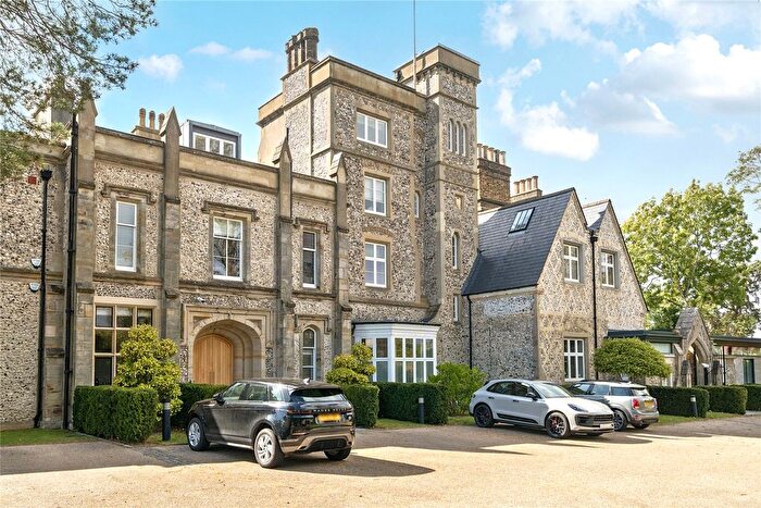 3 Bedroom Flat For Sale In Westerham Road, Keston, BR2