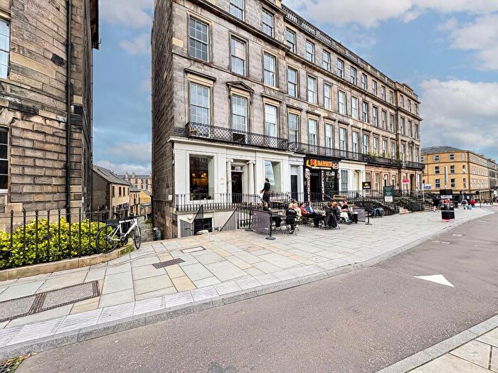 3 Bedroom Flat For Sale In A Haddington Place, Edinburgh, EH7