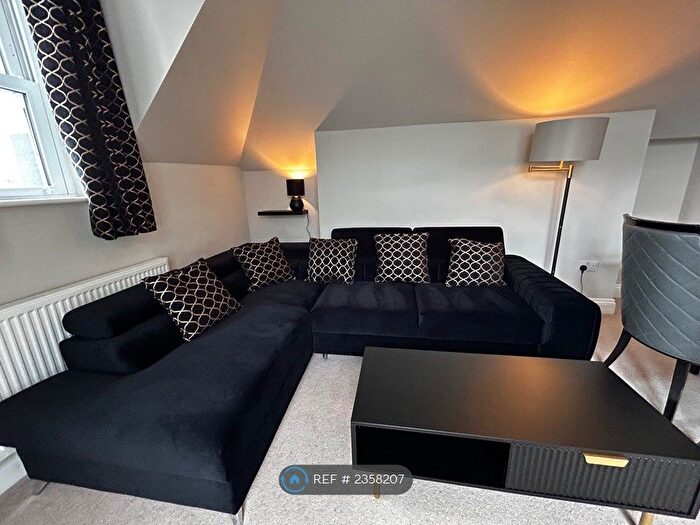 2 Bedroom Flat To Rent In Courtlands Place, Eastbourne, BN21