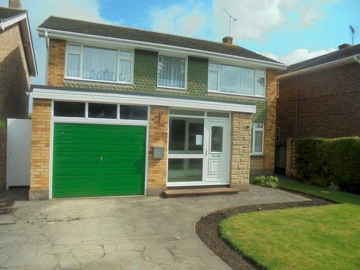 4 Bedroom Detached House To Rent In Barnstaple Road, Southend-On-Sea, SS1