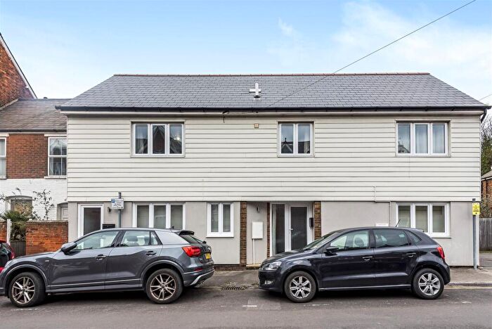 1 Bedroom Flat To Rent In The Willows, Gardner Road, Guildford, GU1