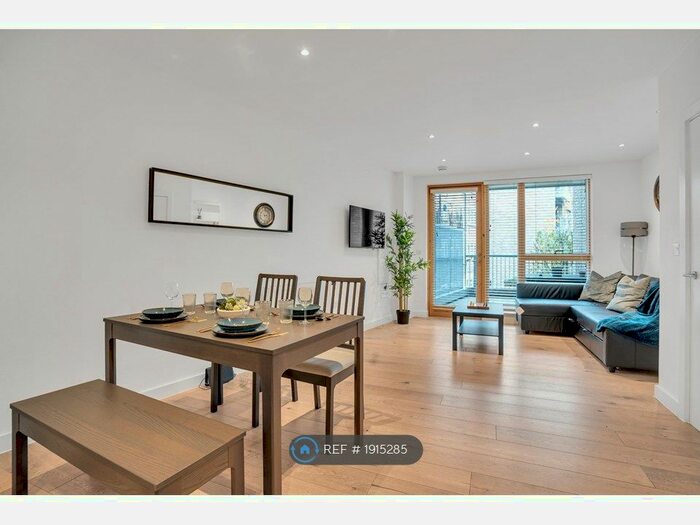 2 Bedroom Flat To Rent In Mural House, London, SE5