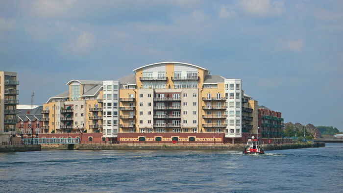 2 Bedroom Apartment To Rent In Adventurers Quay, Cardiff Bay, CF10