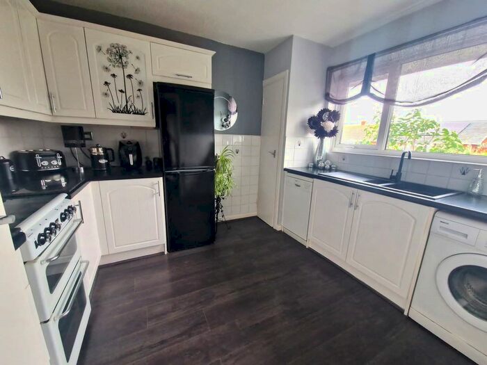 2 Bedroom Terraced Bungalow To Rent In Kilndown Gardens, Cliftonville, Margate, CT9