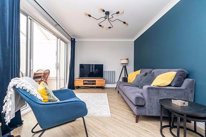 3 Bedroom End Of Terrace House For Sale In Drysdale Mews, Southsea, PO4