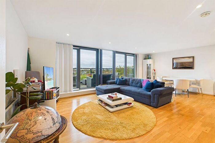 2 Bedroom Flat To Rent In Vista House, SW19