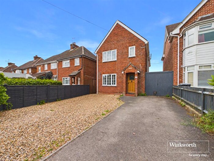 5 Bedroom Detached House For Sale In Oaken Grove, Newbury, Berkshire, RG14