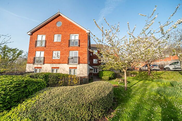 2 Bedroom Flat For Sale In Bursledon Road, Sholing, Southampton, Hampshire, SO19