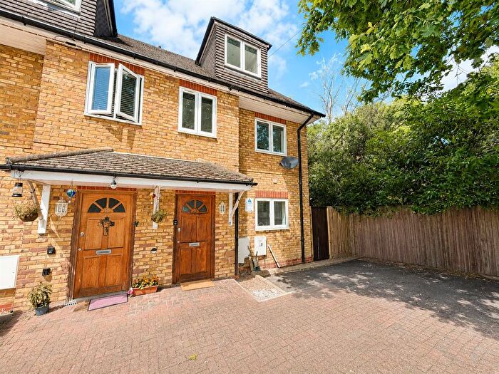 5 Bedroom End Of Terrace House To Rent In Kavan Gardens, Cranford, TW5
