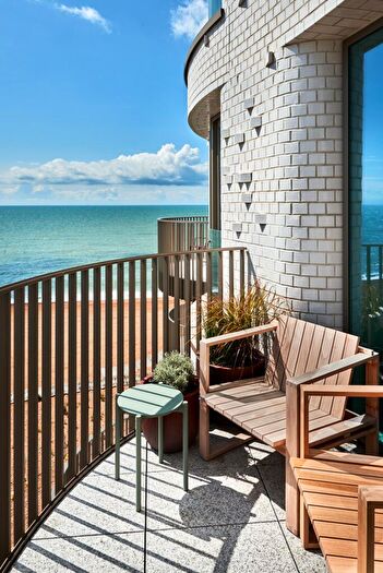 1 Bedroom Apartment For Sale In Shoreline Crescent, Folkestone, CT20