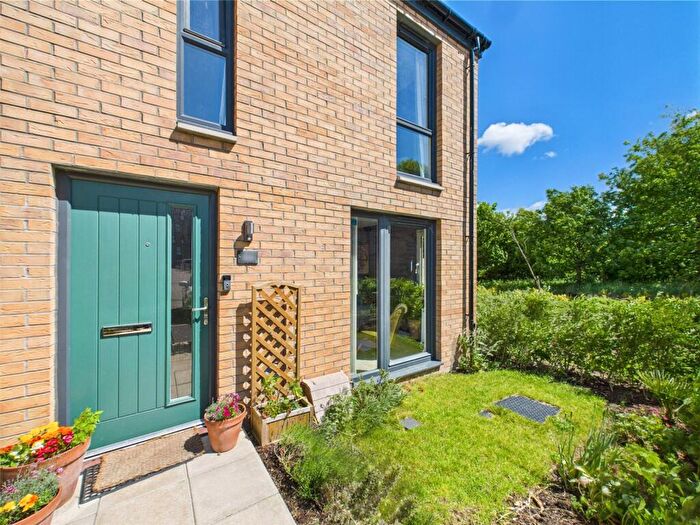 3 Bedroom End Of Terrace House To Rent In Cunningham Square, Edinburgh, Midlothian, EH15