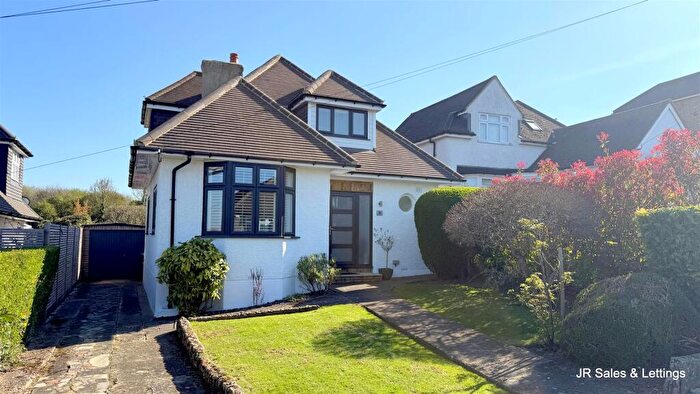 3 Bedroom Detached Bungalow For Sale In Cypress Avenue, Crews Hill, Enfield, EN2