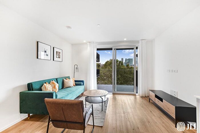 1 Bedroom Apartment To Rent In Curlew House, London, E14