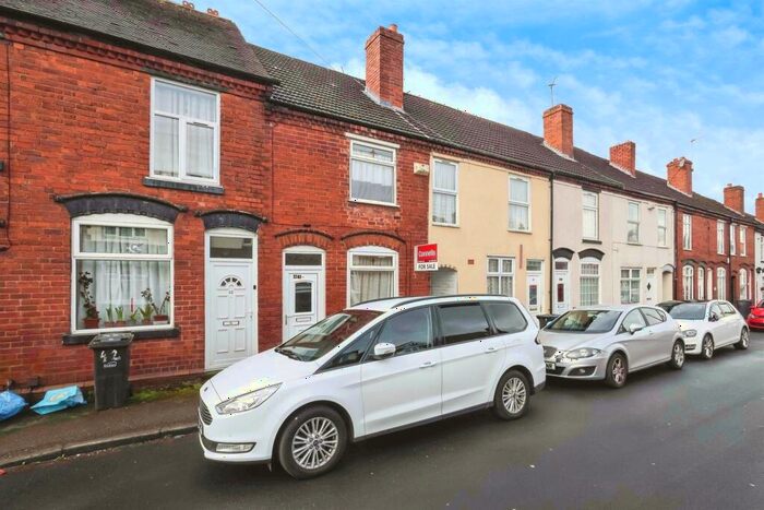 3 Bedroom House To Rent In Green Lane, Halesowen, B62