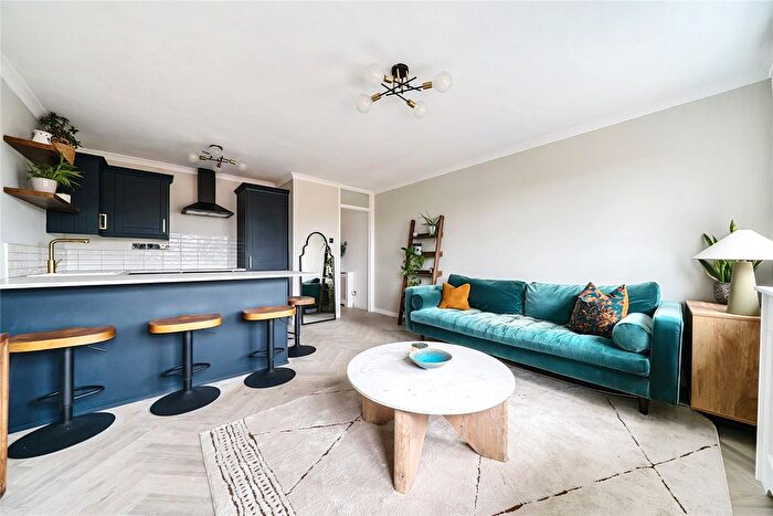 1 Bedroom Maisonette For Sale In Doveney Close, Orpington, BR5