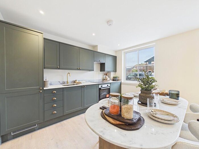 2 Bedroom Flat To Rent In High Street, Worthing, BN11