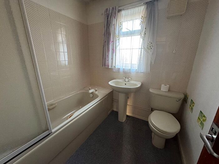 2 Bedroom Semi-Detached Bungalow For Sale In Harrowby Lane, Grantham, NG31