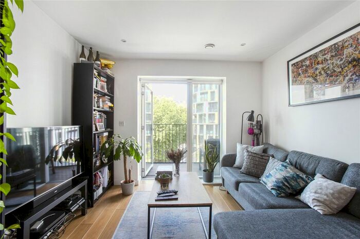 1 Bedroom Flat To Rent In Atkins Square, Hackney, London, E8