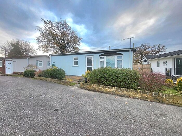 2 Bedroom Park Home For Sale In Rye Lane, Dunton Green, Sevenoaks, TN14