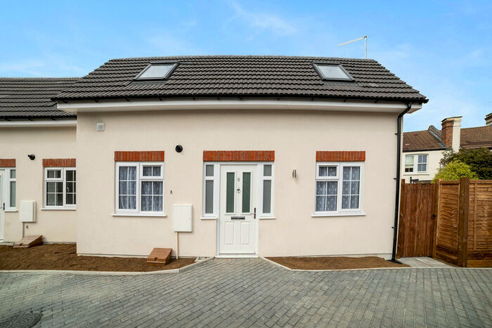 2 Bedroom Terraced Bungalow To Rent In Esmat Close, Wanstead, E11