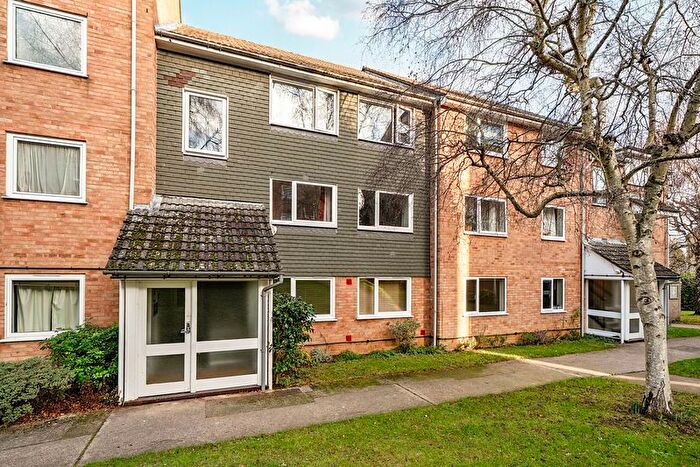 2 Bedroom Flat For Sale In Beauchamp Place, Oxford, OX4