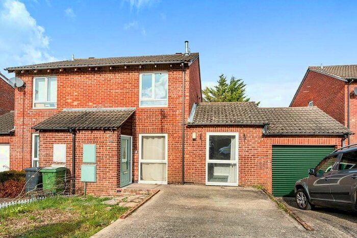 3 Bedroom Semi-Detached House To Rent In Scarlatti Road, Basingstoke, Hampshire, RG22