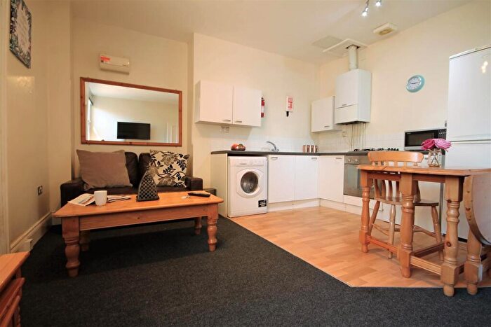 2 Bedroom Apartment To Rent In Huntsmoor House, Spital Tongues, NE2