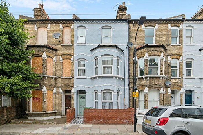 4 Bedroom Property For Sale In Shorrolds Road, Fulham, SW6