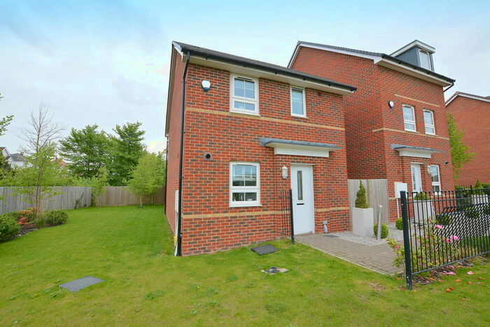 3 Bedroom Detached House To Rent In Provence Drive, Bearwood, BH11